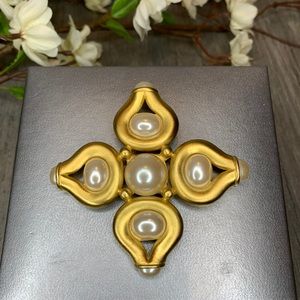 Nordstrom 80’s Era Matte Gold and Faux Pearl Pin